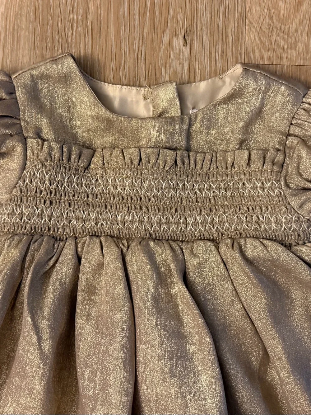 Tommy Bahama Girls' Size 12 Months Metallic Gold Puff-Sleeve Smocked Dress